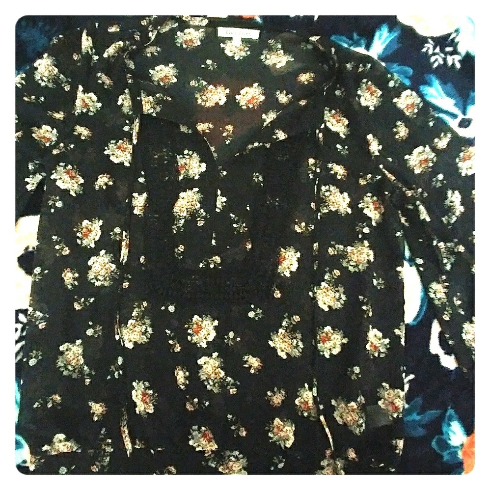 Women's top size Medium